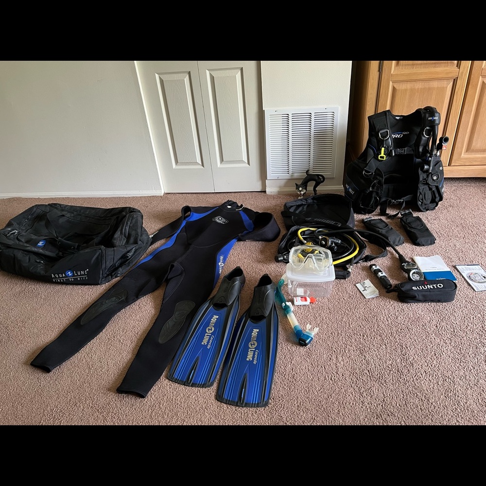 Aqualung diving full gear